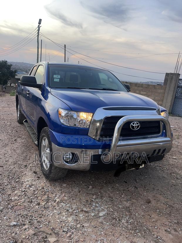 Toyota Tundra CrewMax Limited 5.7L 2010 Blue