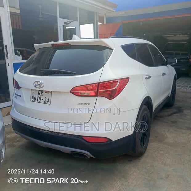 Hyundai Santa Fe 2014 White