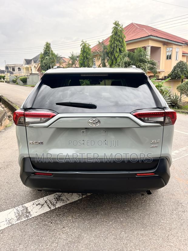 Toyota RAV4 XLE 2022 Green