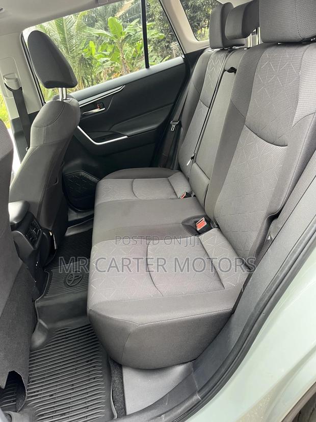Toyota RAV4 XLE 2022 Green