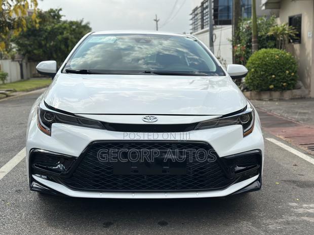 Toyota Corolla LE 2022 White
