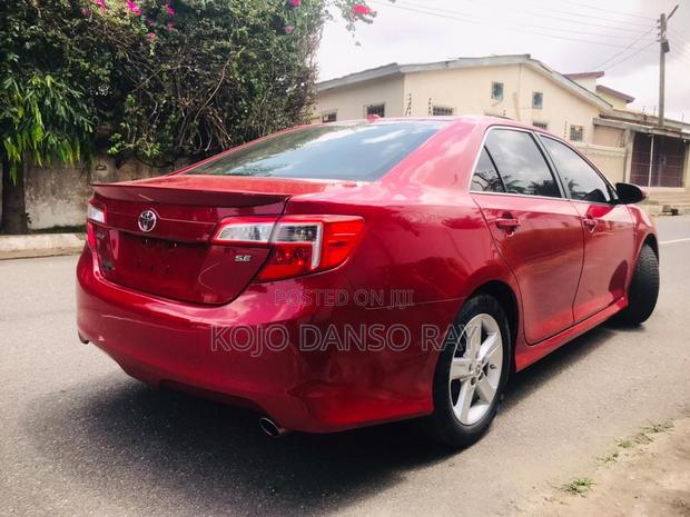 Toyota Camry SE 4dr Sedan (2.5L 4cyl 6A) 2013 Red