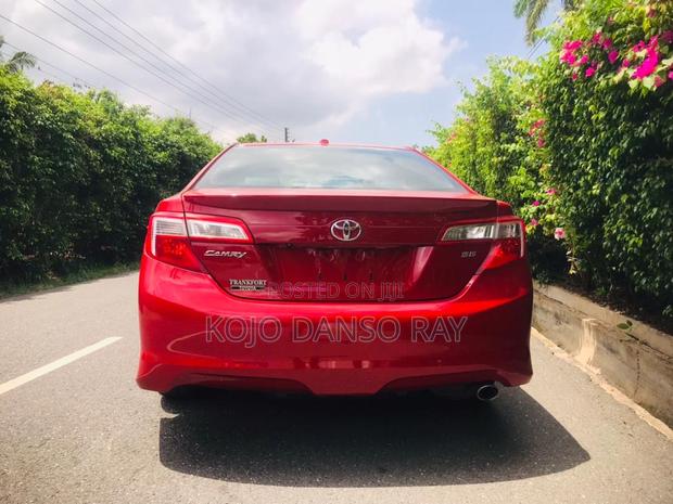 Toyota Camry SE 4dr Sedan (2.5L 4cyl 6A) 2013 Red