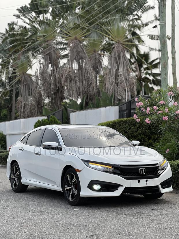 Honda Civic Touring 4dr Sedan (1.5L 4cyl) 2017 White