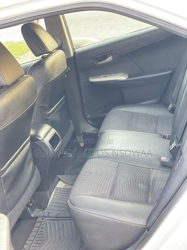 Toyota Camry SE Sport 4dr Sedan w/Prod. End 11/13 (2.5L 4cyl 6A) 2014