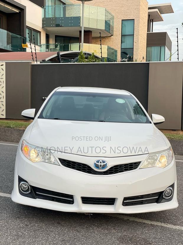 Toyota Camry SE Sport 4dr Sedan w/Prod. End 11/13 (2.5L 4cyl 6A) 2014