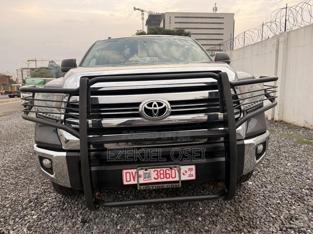 Toyota Tundra SR 4.6L V8 4x2 Double Cab 6.6 ft. box 145.7 in. WB 2018
