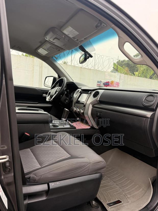 Toyota Tundra SR 4.6L V8 4x2 Double Cab 6.6 ft. box 145.7 in. WB 2018