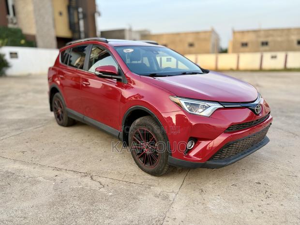 Toyota RAV4 2017 Red