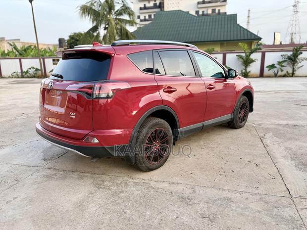 Toyota RAV4 2017 Red