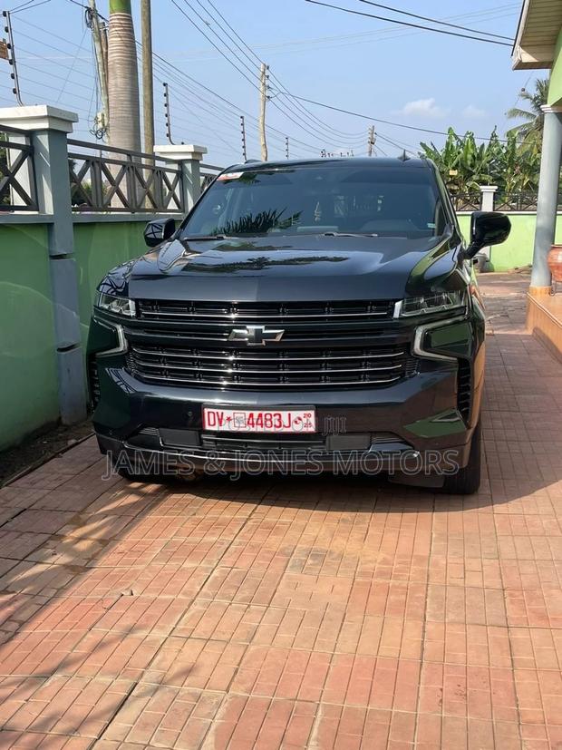 Chevrolet Suburban 2022 Black