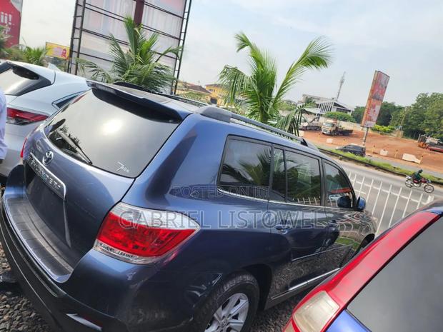 Toyota Highlander Plus 3.5L 4WD 2013 Blue