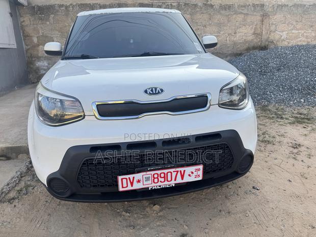 Kia Soul Hatchback 2016 White