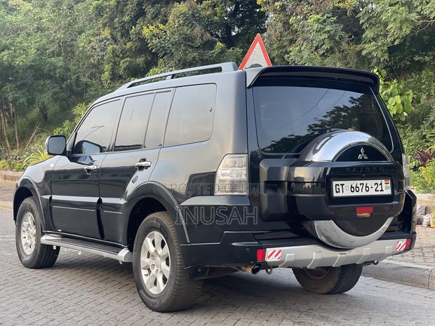 Mitsubishi Pajero 3.8 V6 GLS/GLX 2012 Black