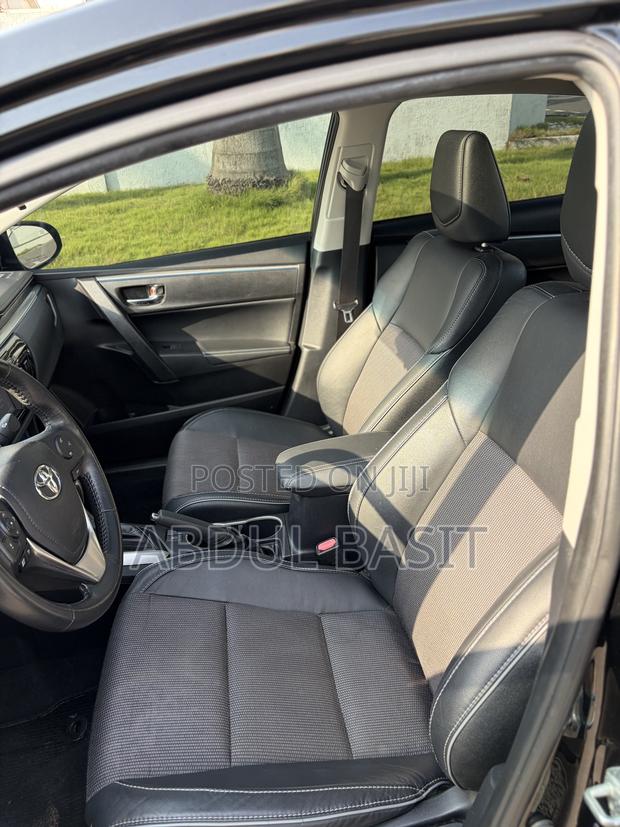 Toyota Corolla S 4dr Sedan (1.8L 4cyl CVT) 2015 Black