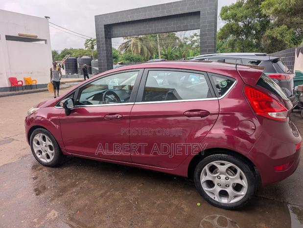 Ford Fiesta SES 2011