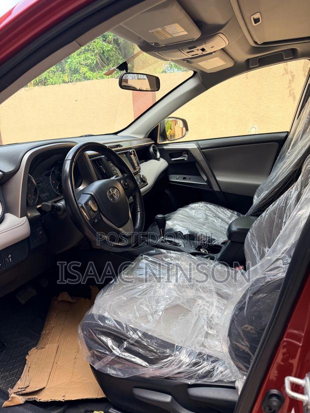 Toyota RAV4 2016 Red