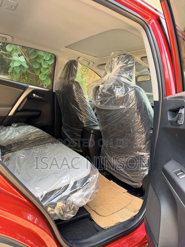 Toyota RAV4 2016 Red