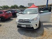 Toyota Highlander XLE 4x2 V6 (3.5L 6cyl 8A) 2018 White for sale