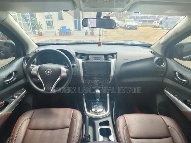 Nissan Navara 2019 Black