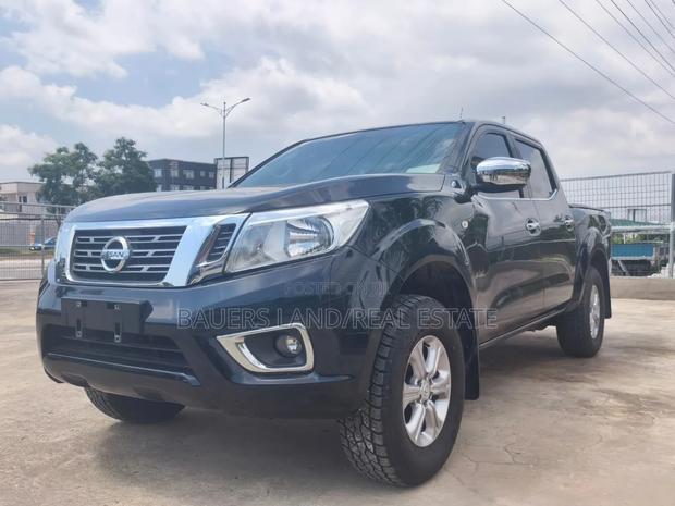 Nissan Navara 2019 Black