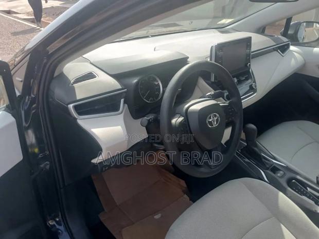 Toyota Corolla LE 2020 Blue