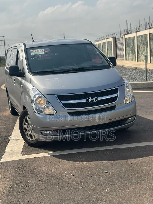 Hyundai Starex 2013 Gray