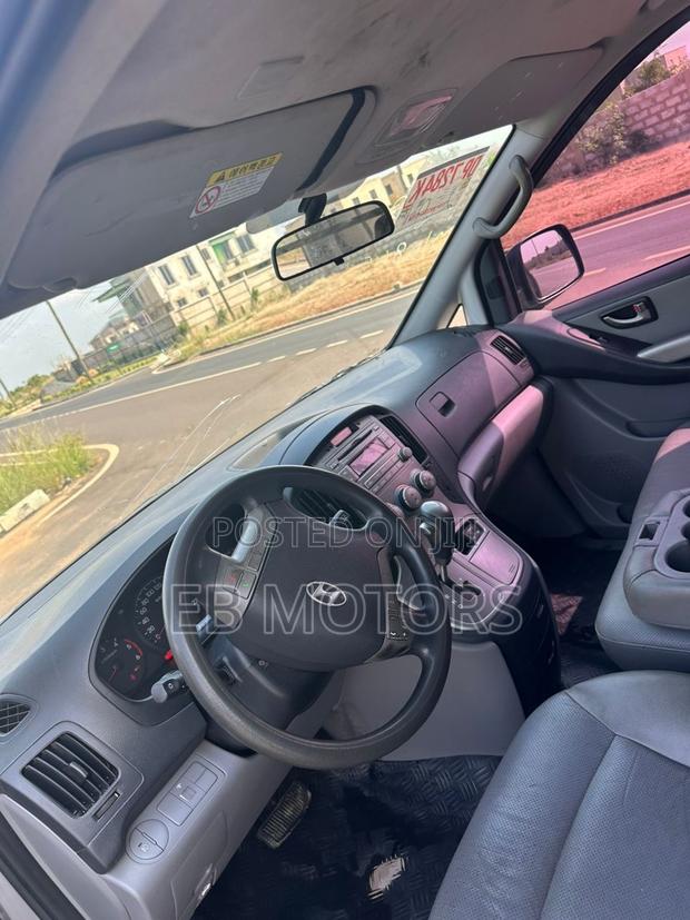 Hyundai Starex 2013 Gray