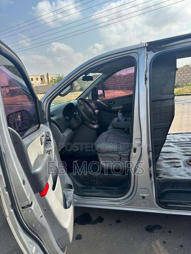 Hyundai Starex 2013 Gray
