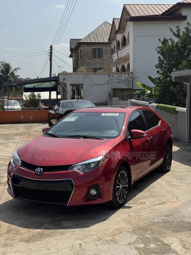 Toyota Corolla 2015 Red