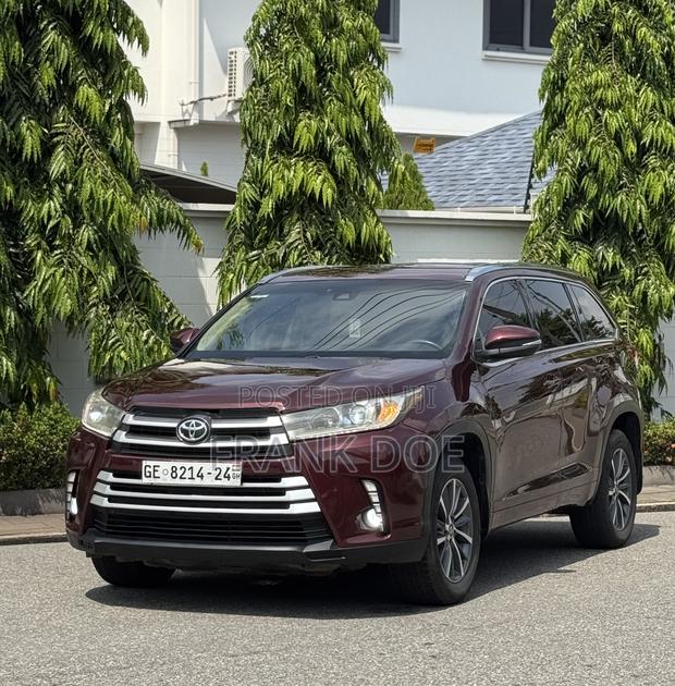 Toyota Highlander XLE 4x4 V6 (3.5L 6cyl 8A) 2018 Burgundy