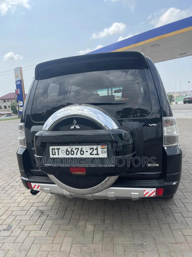 Mitsubishi Pajero 3.8 V6 GLS/GLX 2012 Black