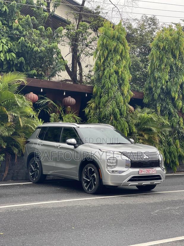 Mitsubishi Outlander SEL 2023 Gray