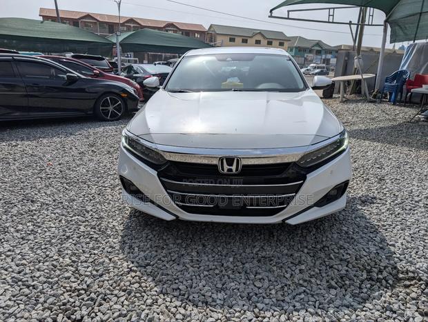 Honda Accord Touring 2.0T 2021 White