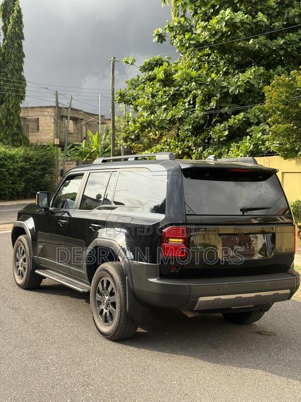 Toyota Land Cruiser Prado 2.8 2024 Black