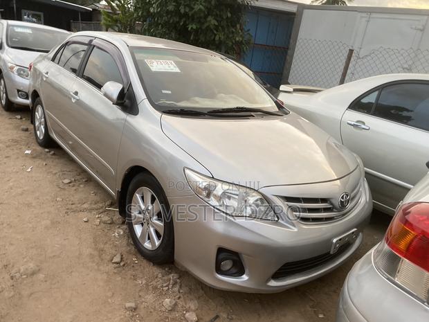 Toyota Corolla Altis 2010 Silver