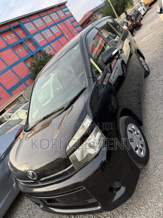 Toyota Voxy 2012 Black