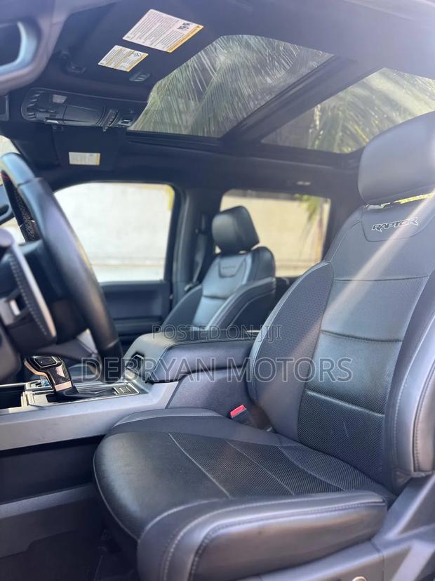 Ford F-150 Raptor 4x4 SuperCrew Cab Styleside 5.5 ft. box 145 in. WB