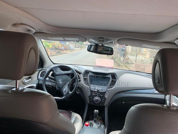 Hyundai Santa Fe Limited w/Saddle Interior 4dr SUV AWD (3.3L 6cyl 6A)