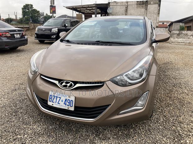 Hyundai Elantra Limited Sedan FWD (1.8L 4cyl 6A) 2016 Gold