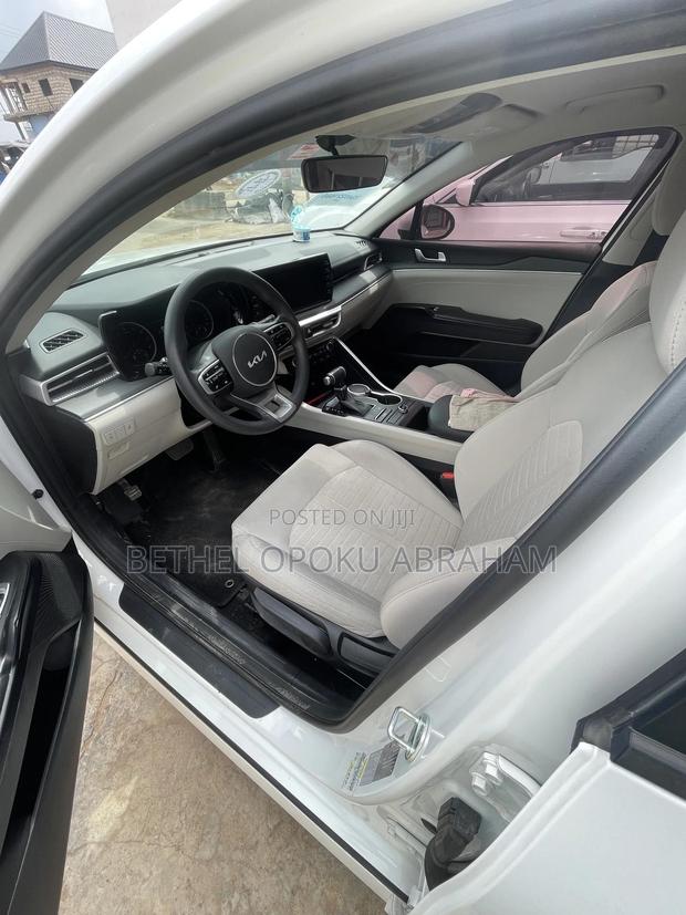Kia K5 LX 2022 White