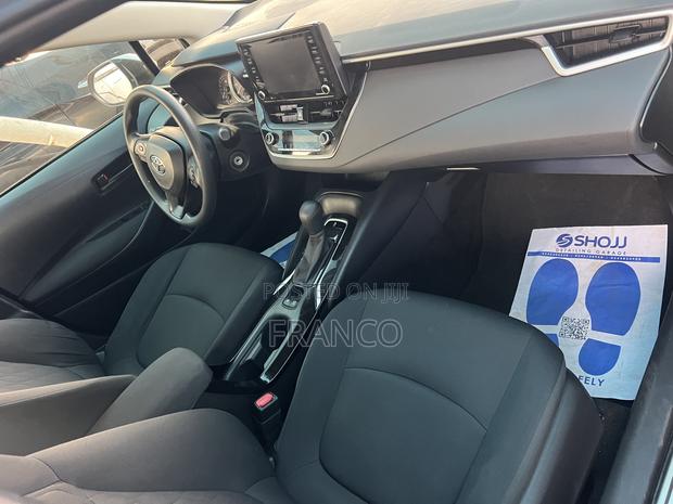 Toyota Corolla LE 2021 Silver