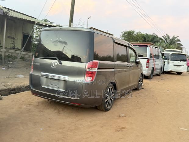 Honda Stepwgn 2012 Gray