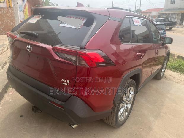 Toyota RAV4 XLE Premium AWD 2023 Red