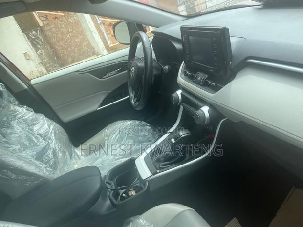 Toyota RAV4 XLE Premium AWD 2023 Red