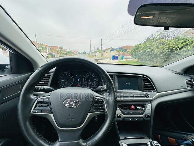 Hyundai Elantra Sport Sedan FWD (1.6L 4cyl 6M) 2017 White