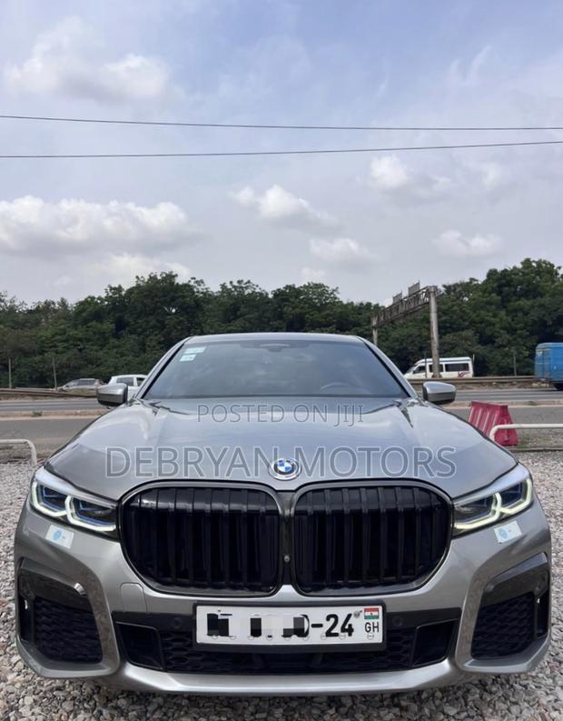 BMW 7 Series 2022 Silver