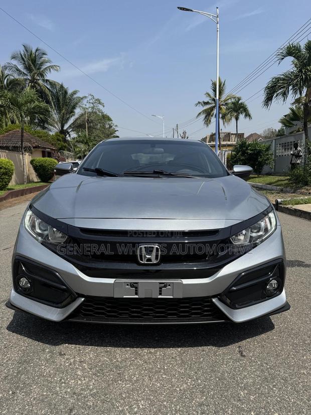 Honda Civic EX Hatchback 2018 Silver