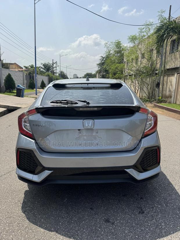 Honda Civic EX Hatchback 2018 Silver
