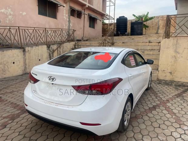 Hyundai Elantra 2016 White